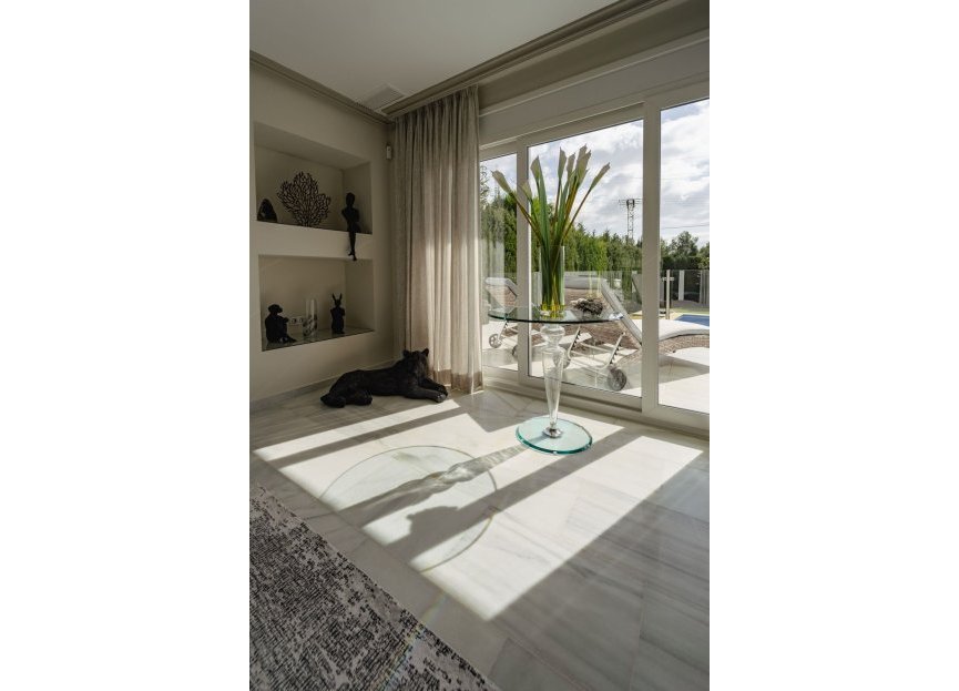 Resale - House - Detached Villa - Marbella - Nagüeles