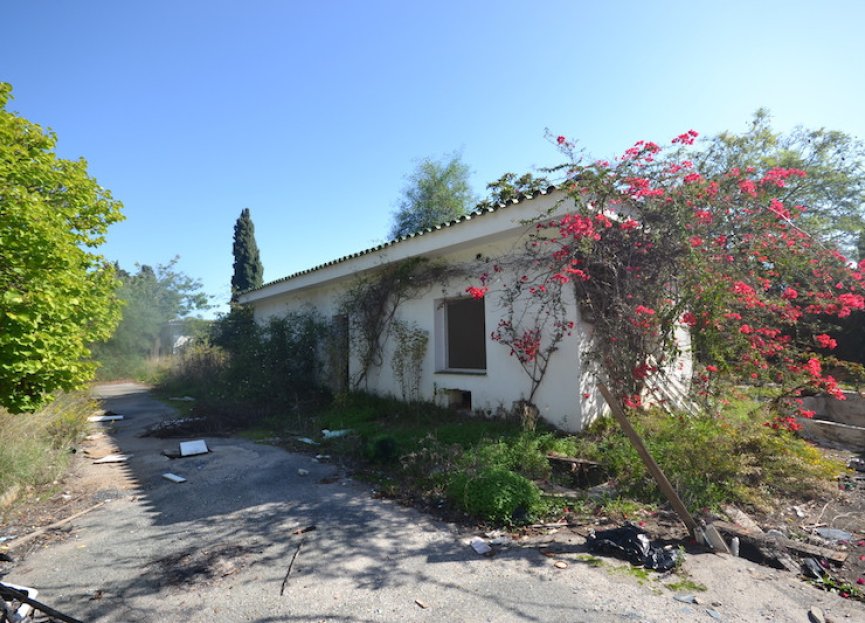 Resale - Plot - Land with Ruin - Marbella - Nagüeles