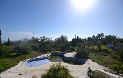 Resale - Plot - Land with Ruin - Marbella - Nagüeles