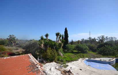 Resale - Plot - Land with Ruin - Marbella - Nagüeles