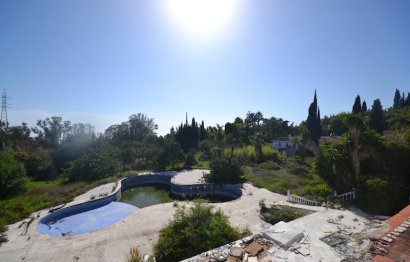 Resale - Plot - Land with Ruin - Marbella - Nagüeles