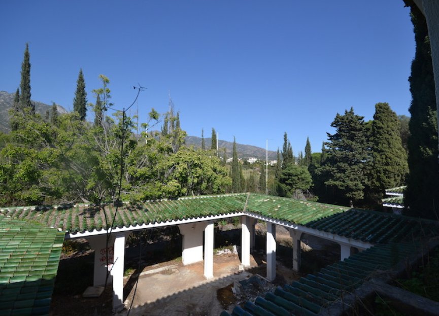 Resale - Plot - Land with Ruin - Marbella - Nagüeles