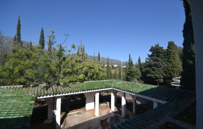 Resale - Plot - Land with Ruin - Marbella - Nagüeles