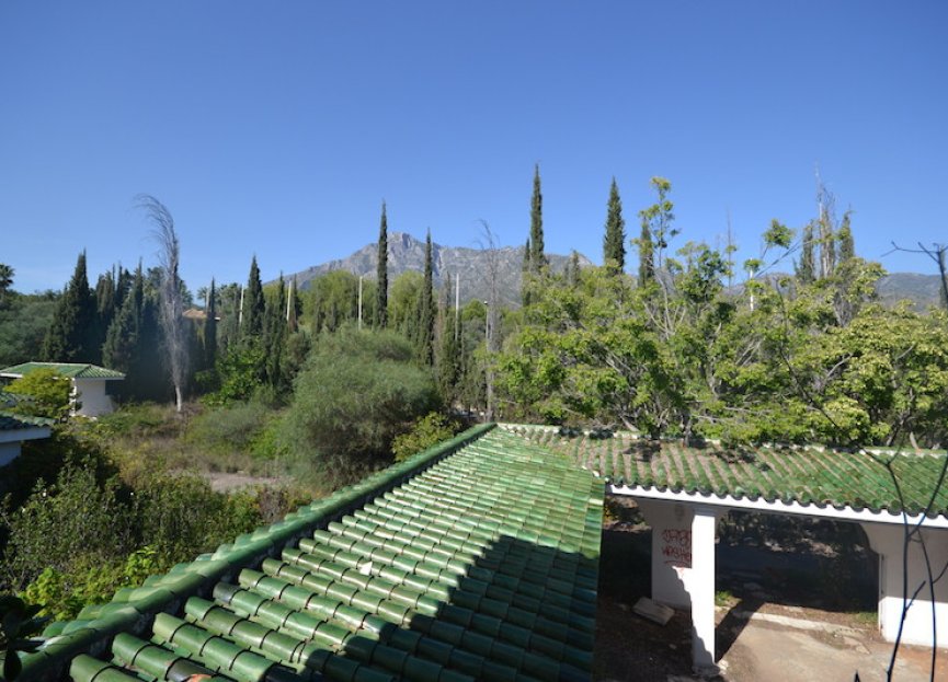 Resale - Plot - Land with Ruin - Marbella - Nagüeles