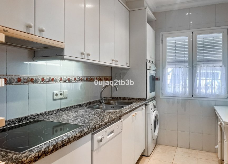 Resale - Apartment - Ground Floor Apartment - Marbella - Nueva Andalucia