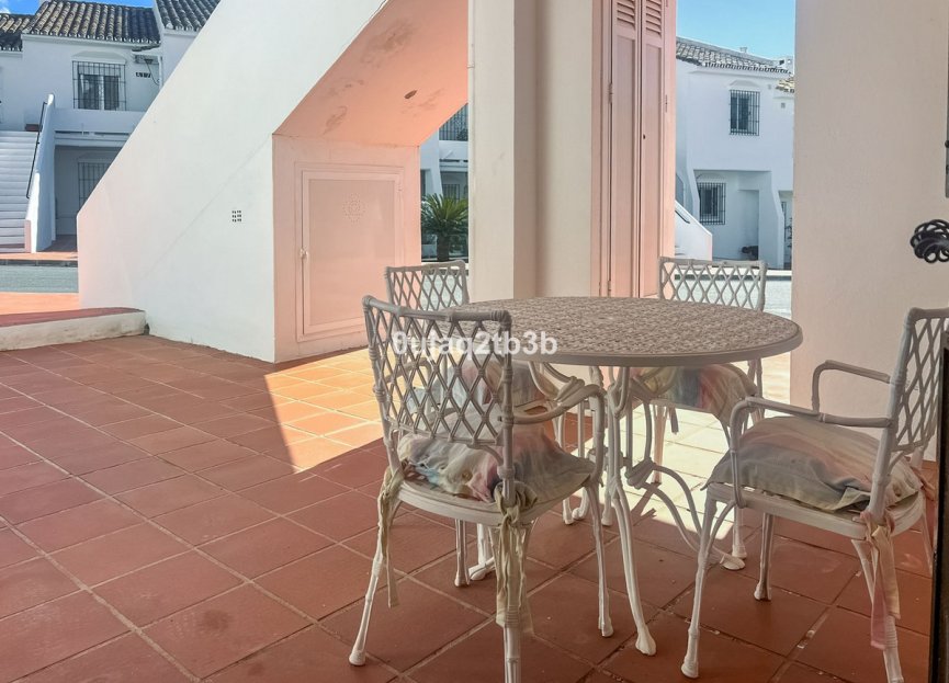 Resale - Apartment - Ground Floor Apartment - Marbella - Nueva Andalucia