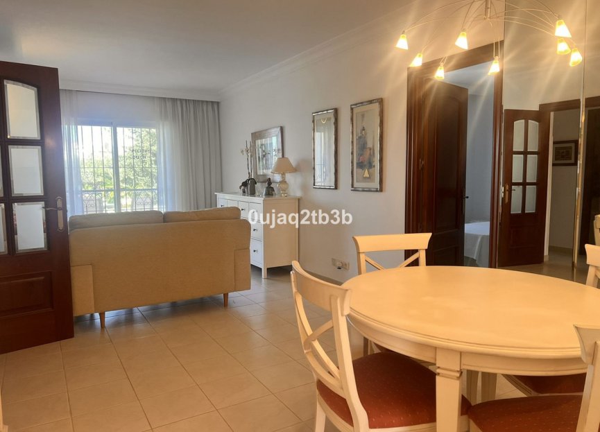 Resale - Apartment - Ground Floor Apartment - Marbella - Nueva Andalucia