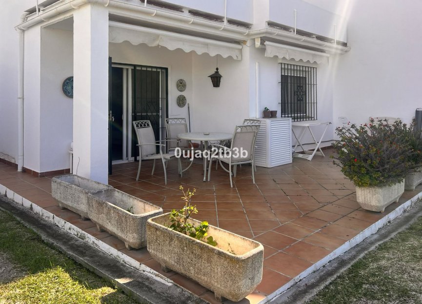 Resale - Apartment - Ground Floor Apartment - Marbella - Nueva Andalucia