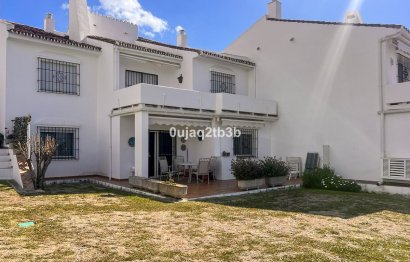 Resale - Apartment - Ground Floor Apartment - Marbella - Nueva Andalucia