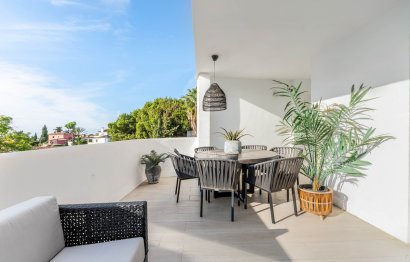 Resale - Apartment - Middle Floor Apartment - Marbella - Nueva Andalucia