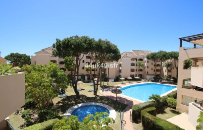 Resale - Apartment - Middle Floor Apartment - Marbella - Elviria