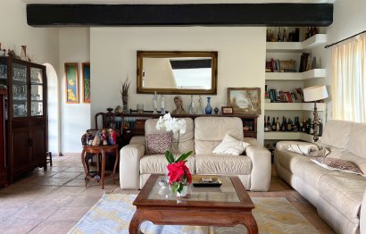 Resale - House - Detached Villa - Estepona - Estepona Centro