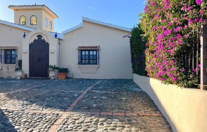 Resale - House - Detached Villa - Estepona - Estepona Centro