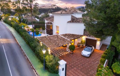 Resale - House - Detached Villa - Benahavís - La Quinta