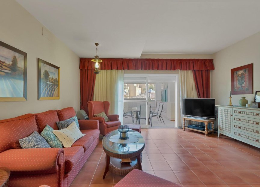 Resale - House - Townhouse - Estepona - Estepona Centro