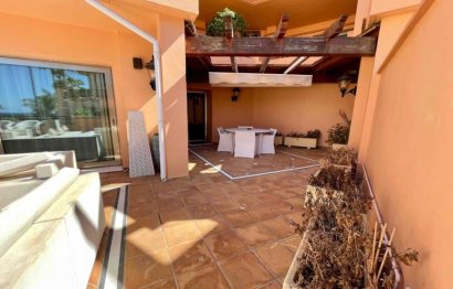 Resale - Apartment - Middle Floor Apartment - Marbella - Puerto Banús