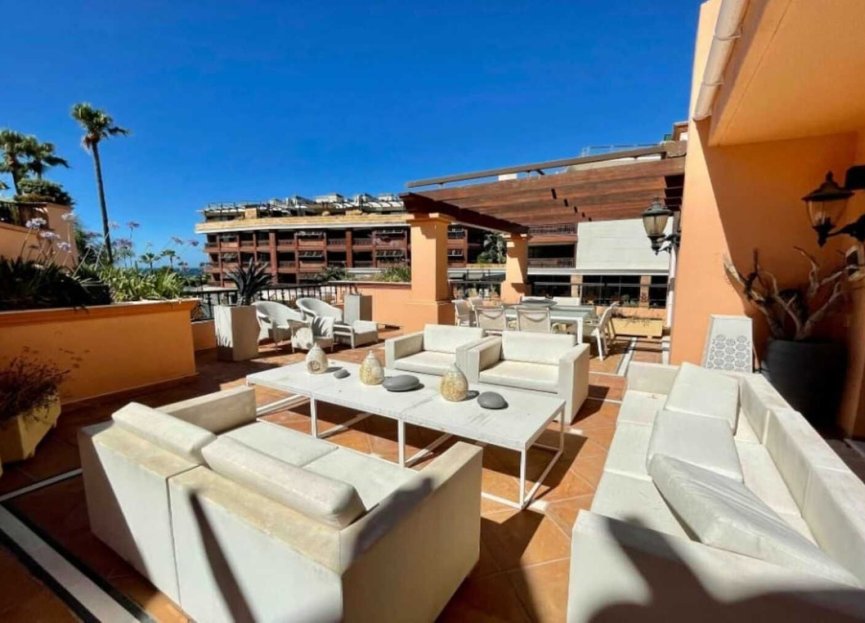 Resale - Apartment - Middle Floor Apartment - Marbella - Puerto Banús