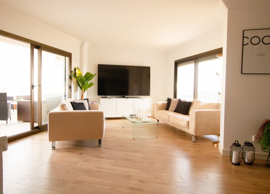 Resale - Apartment - Penthouse - Estepona - Estepona Centro