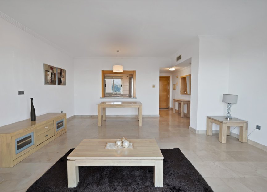 Resale - Apartment - Penthouse - Estepona - Estepona Centro