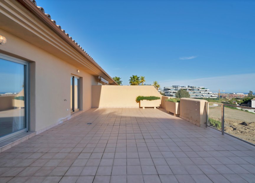 Resale - Apartment - Penthouse - Estepona - Estepona Centro