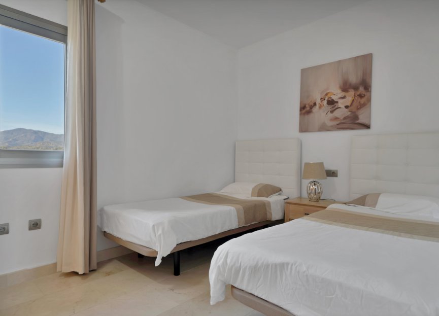 Resale - Apartment - Penthouse - Estepona - Estepona Centro