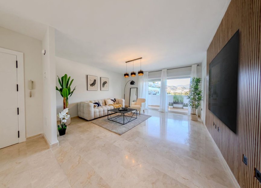 Resale - Apartment - Middle Floor Apartment - Marbella - Nueva Andalucia