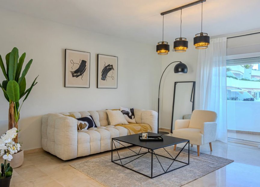 Resale - Apartment - Middle Floor Apartment - Marbella - Nueva Andalucia