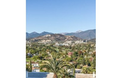 Resale - Apartment - Middle Floor Apartment - Marbella - Nueva Andalucia