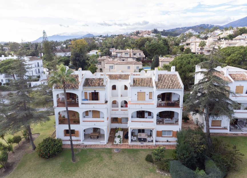 Resale - Apartment - Ground Floor Apartment - Marbella - Nueva Andalucia