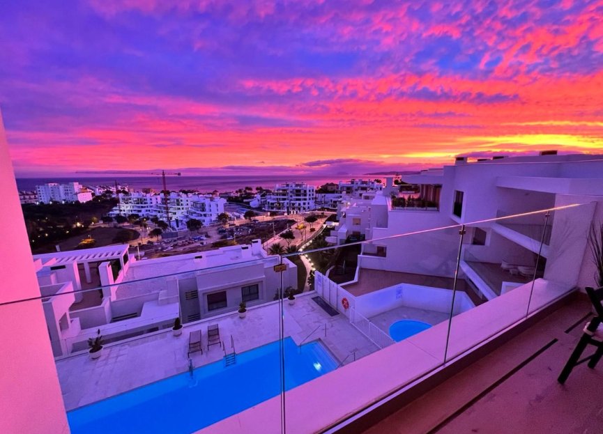 Resale - Apartment - Top Floor Apartment - Estepona - Estepona Centro