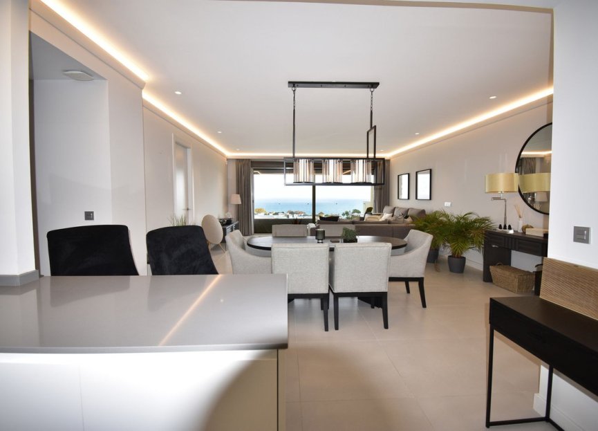 Resale - Apartment - Top Floor Apartment - Estepona - Estepona Centro