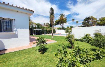 Resale - House - Detached Villa - Estepona - Estepona Centro