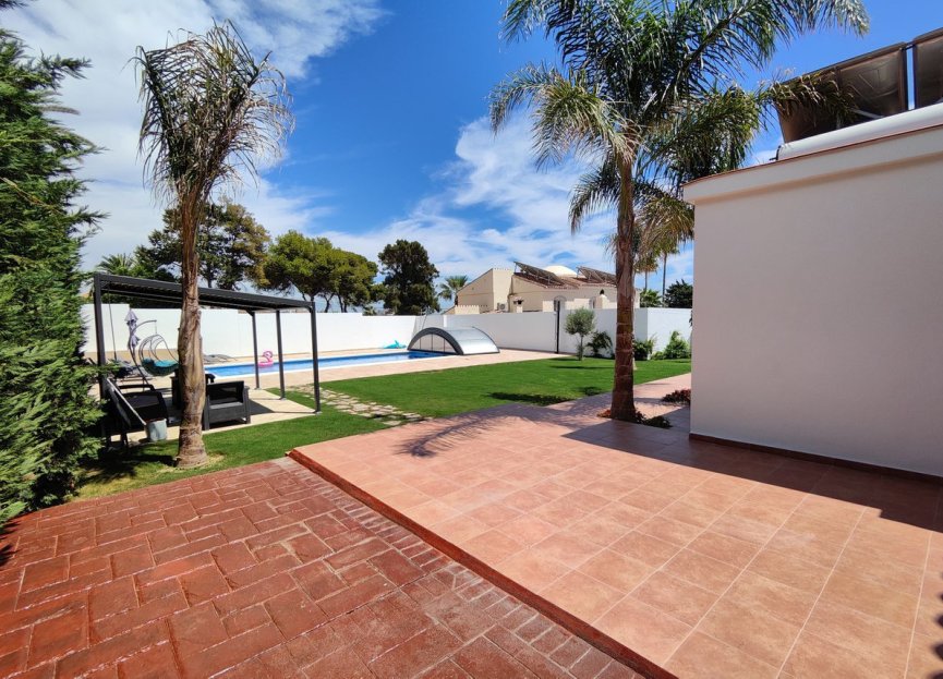 Resale - House - Detached Villa - Estepona - Estepona Centro