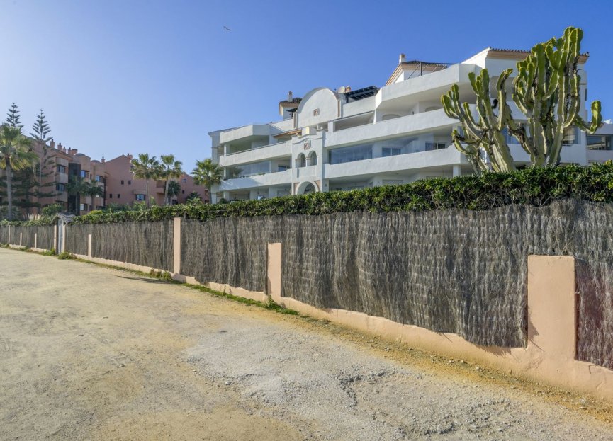 Resale - Apartment - Ground Floor Apartment - Marbella - Puerto Banús