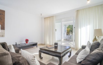 Resale - Apartment - Ground Floor Apartment - Marbella - Puerto Banús