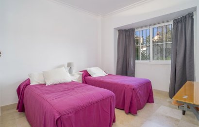 Resale - Apartment - Ground Floor Apartment - Marbella - Puerto Banús