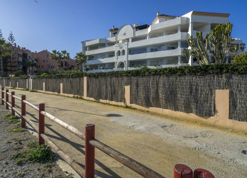 Resale - Apartment - Ground Floor Apartment - Marbella - Puerto Banús