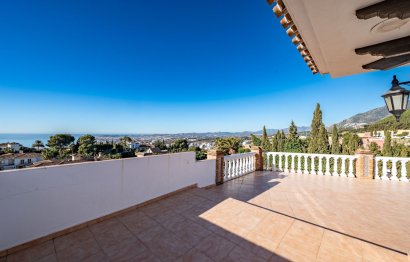 Resale - House - Detached Villa - Benalmádena - Benalmadena Centro