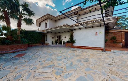 Resale - House - Detached Villa - Benalmádena - Benalmadena Centro