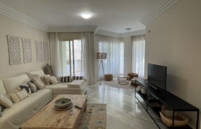 Resale - Apartment - Middle Floor Apartment - Marbella - Nueva Andalucia