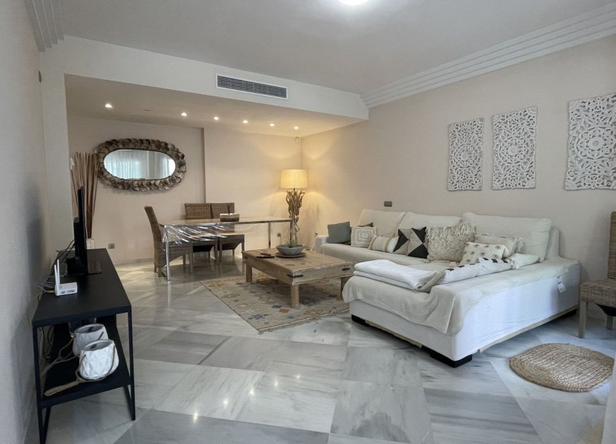 Resale - Apartment - Middle Floor Apartment - Marbella - Nueva Andalucia