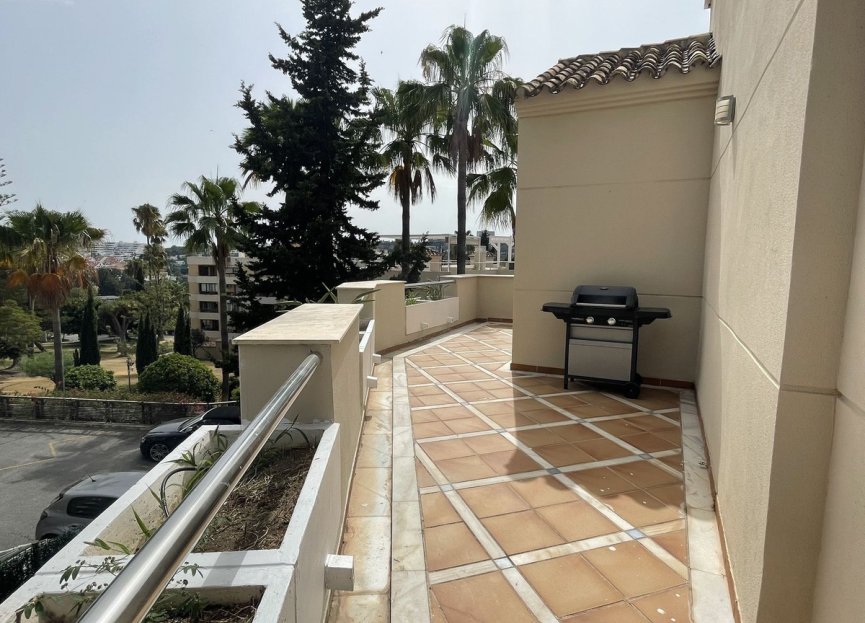 Resale - Apartment - Middle Floor Apartment - Marbella - Nueva Andalucia