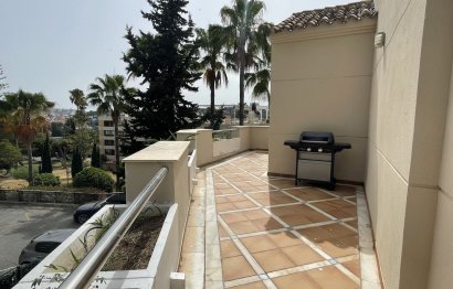 Resale - Apartment - Middle Floor Apartment - Marbella - Nueva Andalucia