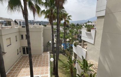 Resale - Apartment - Middle Floor Apartment - Marbella - Nueva Andalucia