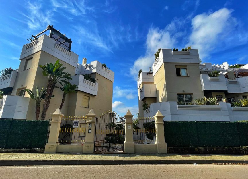 Resale - Apartment - Middle Floor Apartment - Marbella - Nueva Andalucia