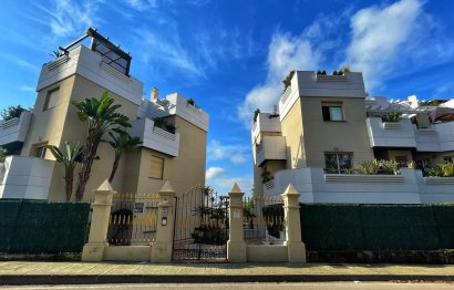 Resale - Apartment - Middle Floor Apartment - Marbella - Nueva Andalucia