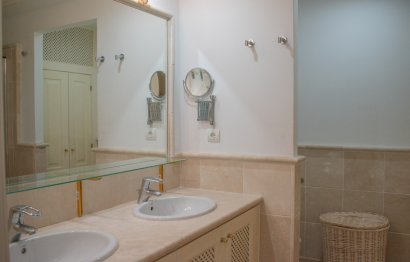 Resale - Apartment - Ground Floor Apartment - Marbella - Río Real