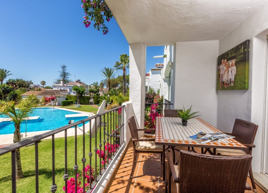 Resale - Apartment - Middle Floor Apartment - Estepona - Estepona Centro