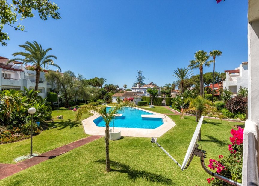 Resale - Apartment - Middle Floor Apartment - Estepona - Estepona Centro