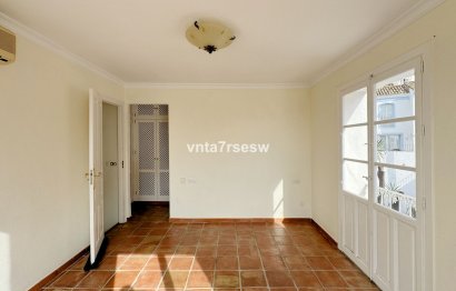 Resale - House - Townhouse - Benahavís - Benahavís Centro